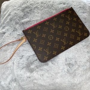 COPY - Never full wristlet wallet